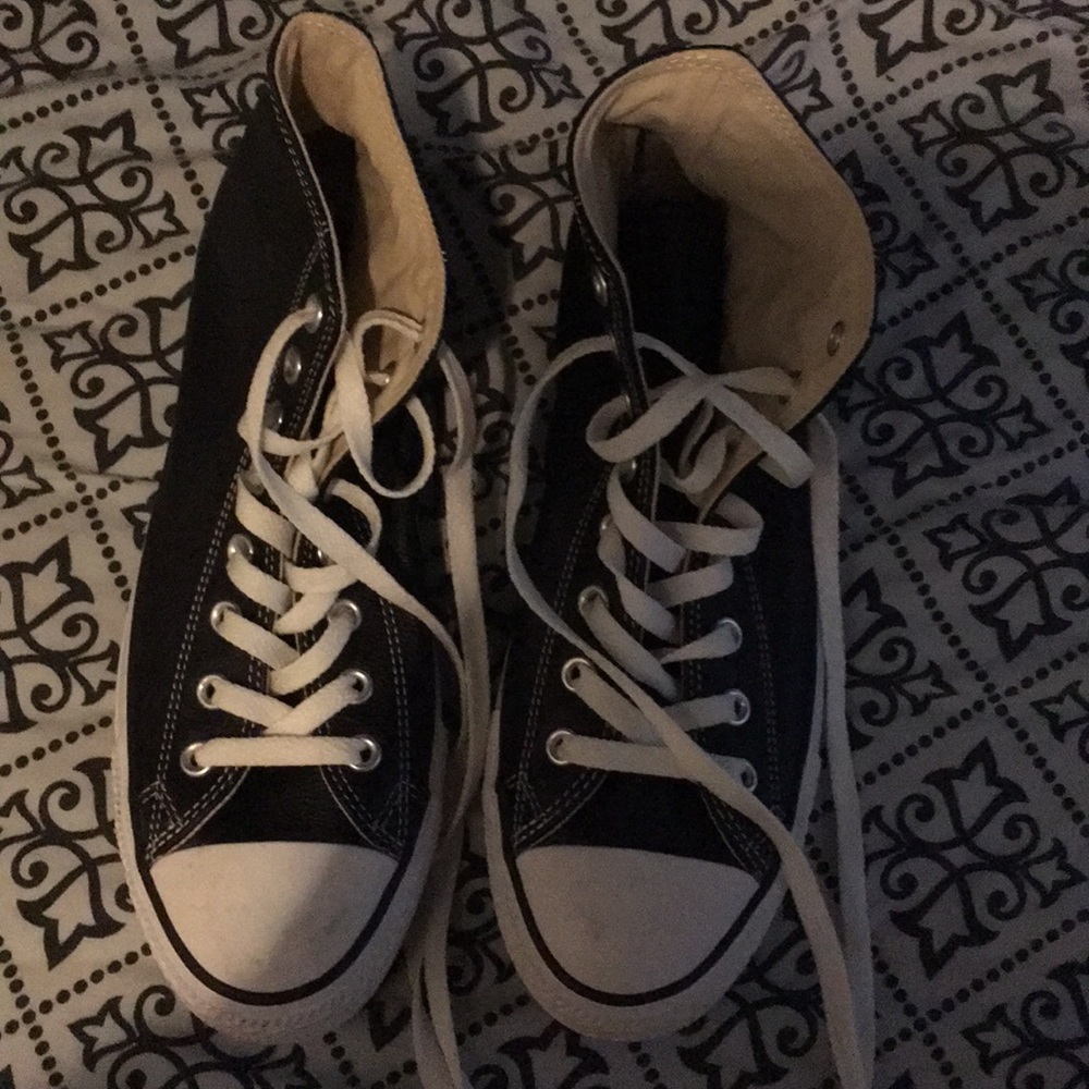 Black leather converse